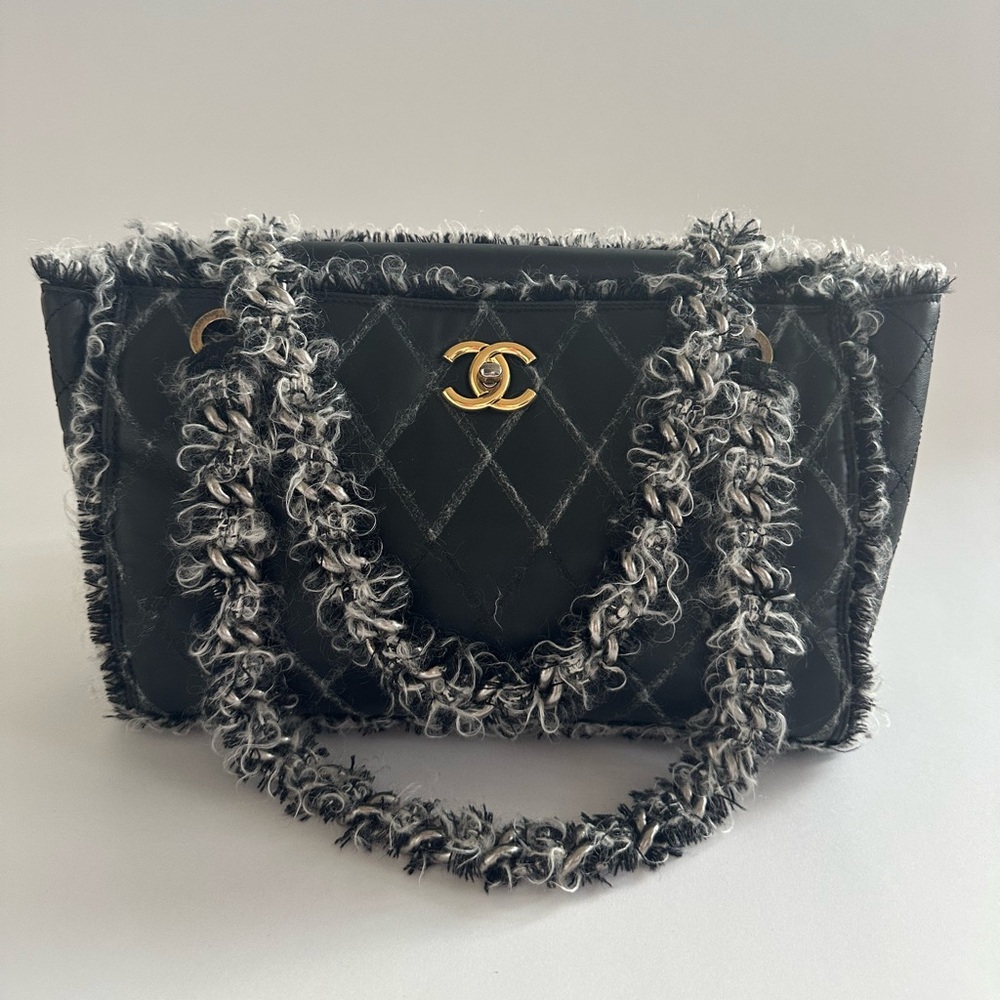 AUTH CHANEL Rare Calfskin Leather Tweedy Tweed Tote Black